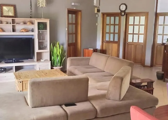 Lovely And Spacious 3 Bedroom Apartment