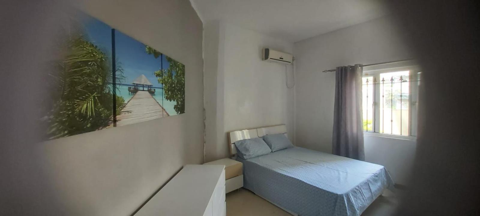 Apartment Lovely And Spacious 3 Bedroom *